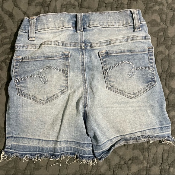 EUC Girls Justice Jean Shorts - Picture 3 of 3
